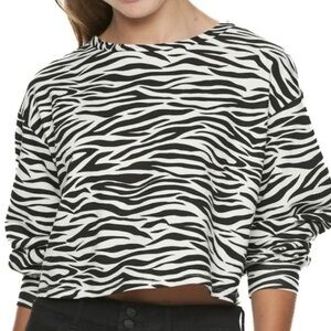 FREE with purchase! NWT Candie’s balloon sleeve zebra sweatshirt top JR/L
